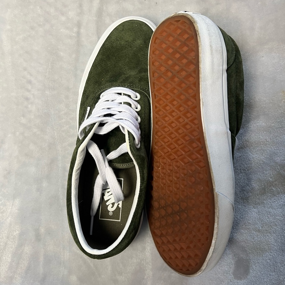 Men’s size 7, 8.5 women’s vans emerald green